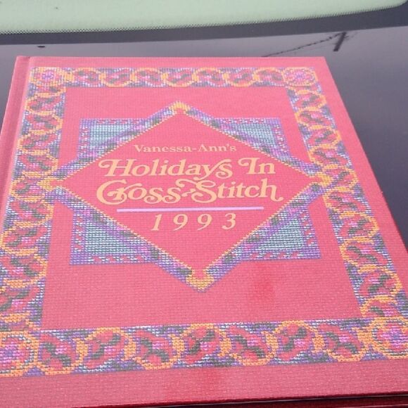 Vanessa-Ann's Holidays In Cross-Stitch Book - Picture 1 of 7